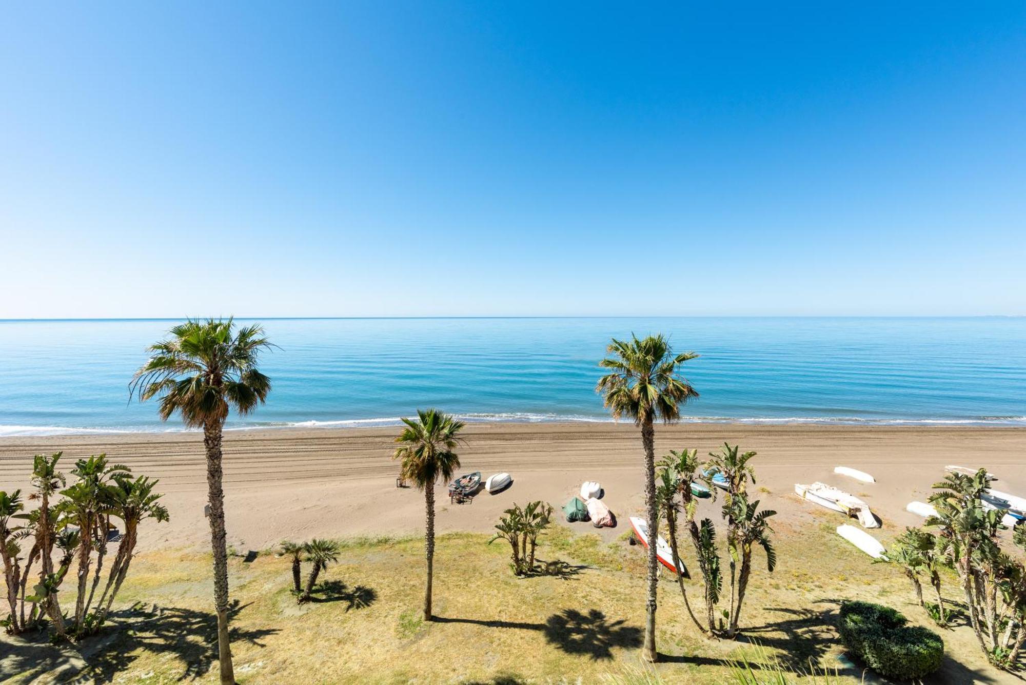 Wintowinrentals 1ª Linea De Playa, Parking Y Wifi Rincón de la Victoria Eksteriør billede