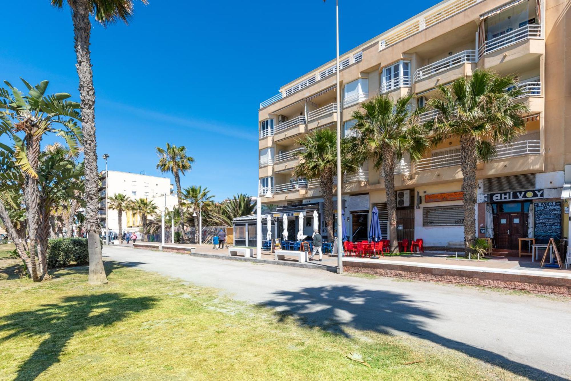 Wintowinrentals 1ª Linea De Playa, Parking Y Wifi Rincón de la Victoria Eksteriør billede
